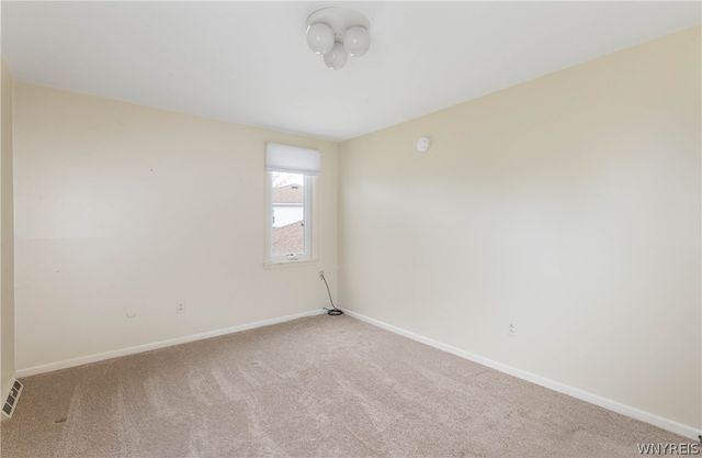 27 Summerview Road, Amherst, NY 14221