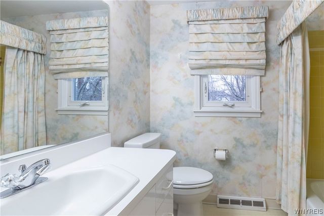 27 Summerview Road, Amherst, NY 14221