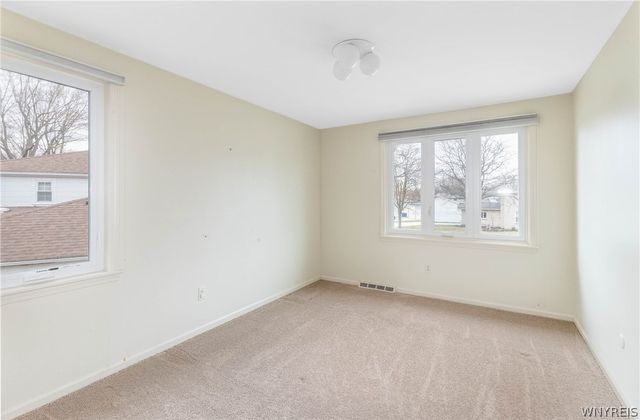 27 Summerview Road, Amherst, NY 14221