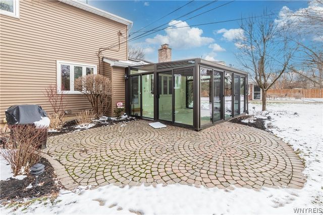 27 Summerview Road, Amherst, NY 14221