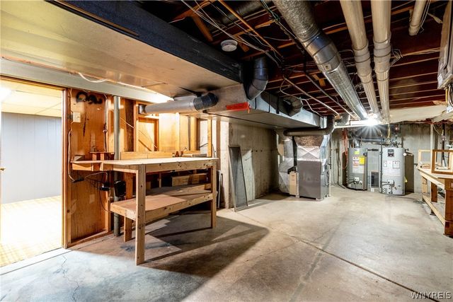 27 Summerview Road, Amherst, NY 14221