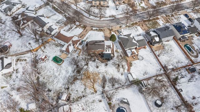 27 Summerview Road, Amherst, NY 14221