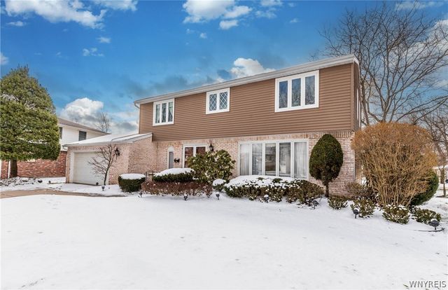 27 Summerview Road, Amherst, NY 14221