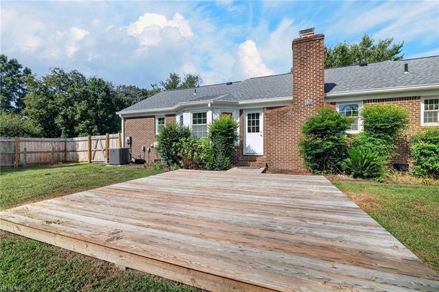 403 Caravelle CT N, Chesapeake, VA 23322