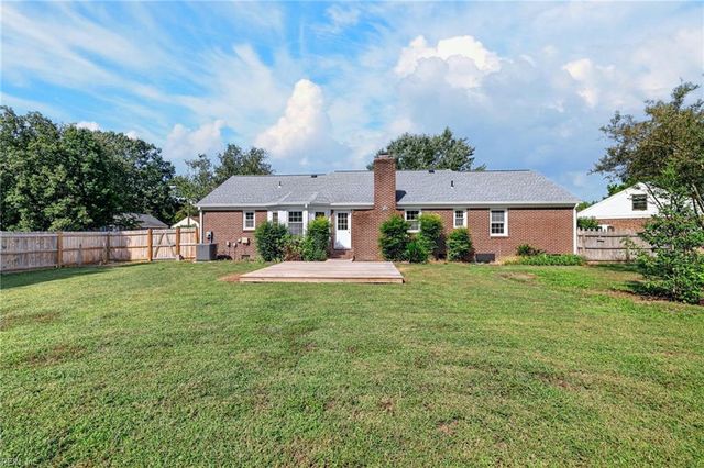 403 Caravelle CT N, Chesapeake, VA 23322