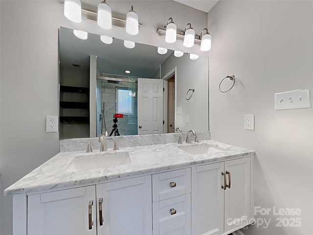 10715 Spruce Mountain Road, Charlotte, NC 28214