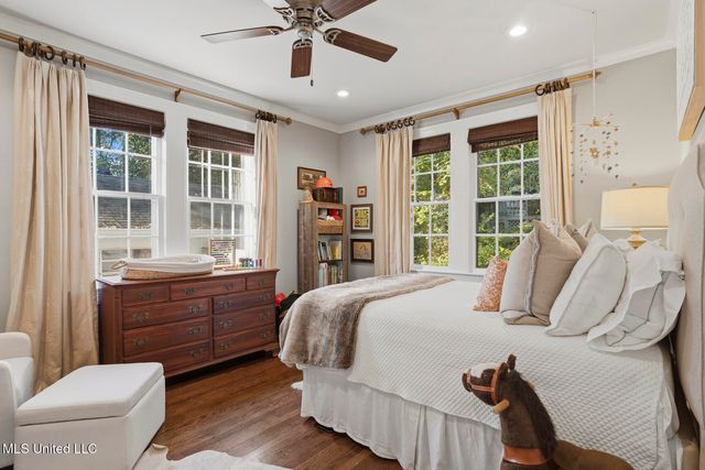1711 Poplar Boulevard, Jackson, MS 39202
