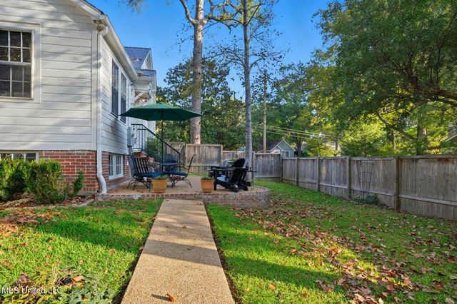 1711 Poplar Boulevard, Jackson, MS 39202