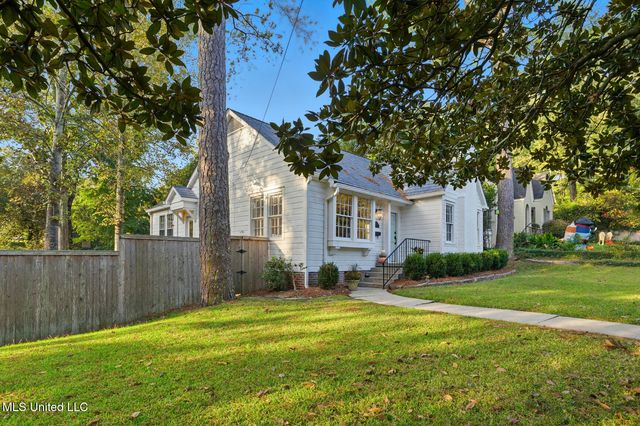 1711 Poplar Boulevard, Jackson, MS 39202