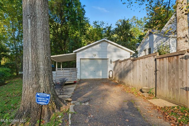 1711 Poplar Boulevard, Jackson, MS 39202