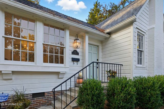 1711 Poplar Boulevard, Jackson, MS 39202