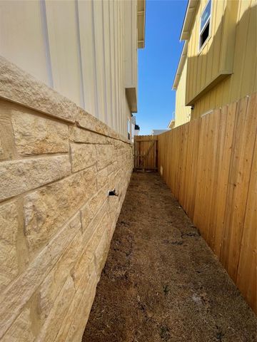 232 Sapphire RD, New Braunfels, TX 78130