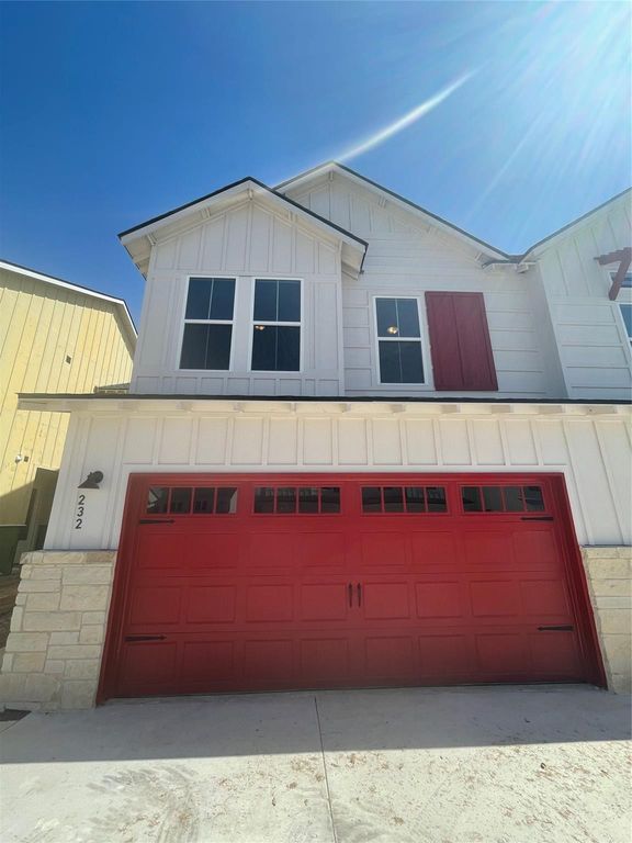 232 Sapphire RD, New Braunfels, TX 78130