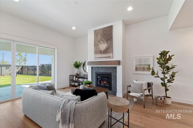 7347 Powell Pl, Eagle, ID 83629