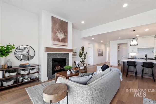 7347 Powell Pl, Eagle, ID 83629