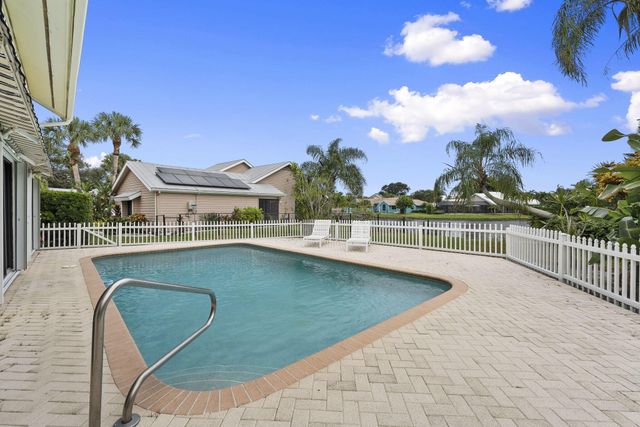 8964 SE Sunfish Place, Hobe Sound, FL 33455