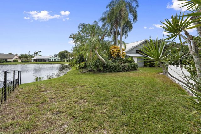 8964 SE Sunfish Place, Hobe Sound, FL 33455