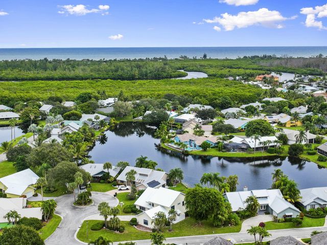 8964 SE Sunfish Place, Hobe Sound, FL 33455