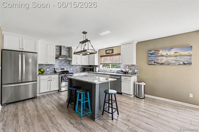 4448 Sunflower Circle, Clarkston, MI 48346