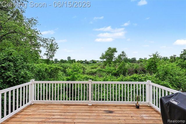 4448 Sunflower Circle, Clarkston, MI 48346