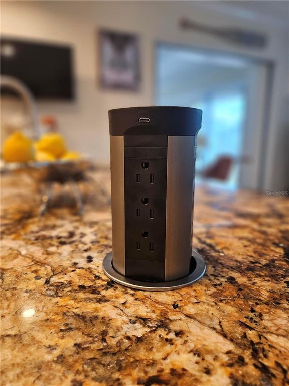 Image 16 of property listing at 1706 S LAKESIDE COURT, Venice, FL 34293