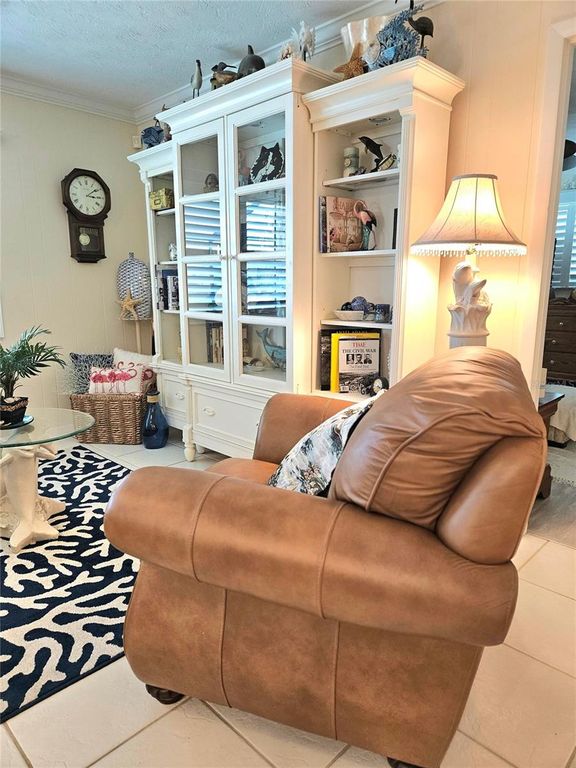 Image 22 of property listing at 1706 S LAKESIDE COURT, Venice, FL 34293