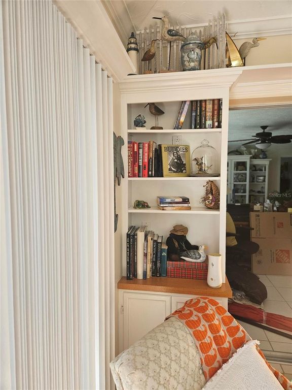 Image 29 of property listing at 1706 S LAKESIDE COURT, Venice, FL 34293