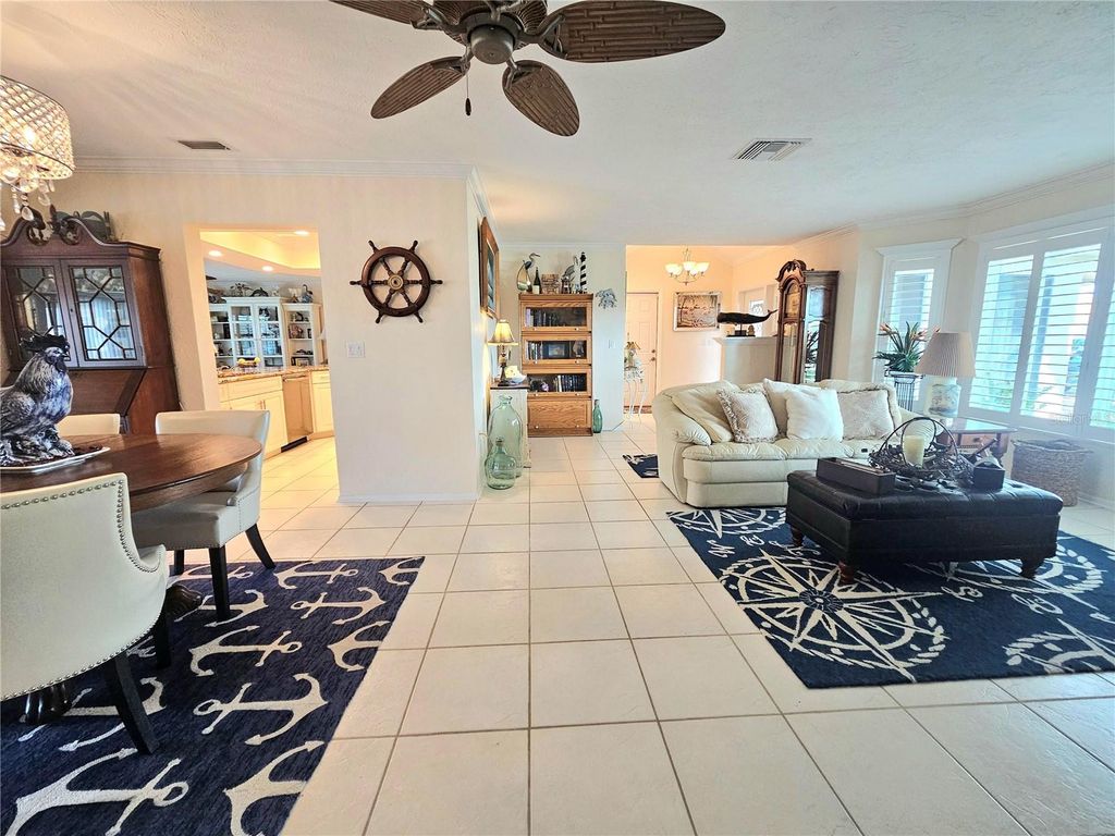 Image 37 of property listing at 1706 S LAKESIDE COURT, Venice, FL 34293