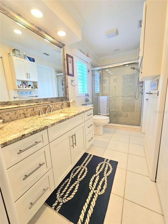 Image 44 of property listing at 1706 S LAKESIDE COURT, Venice, FL 34293