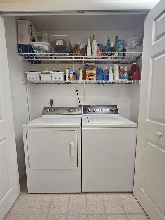 Image 54 of property listing at 1706 S LAKESIDE COURT, Venice, FL 34293