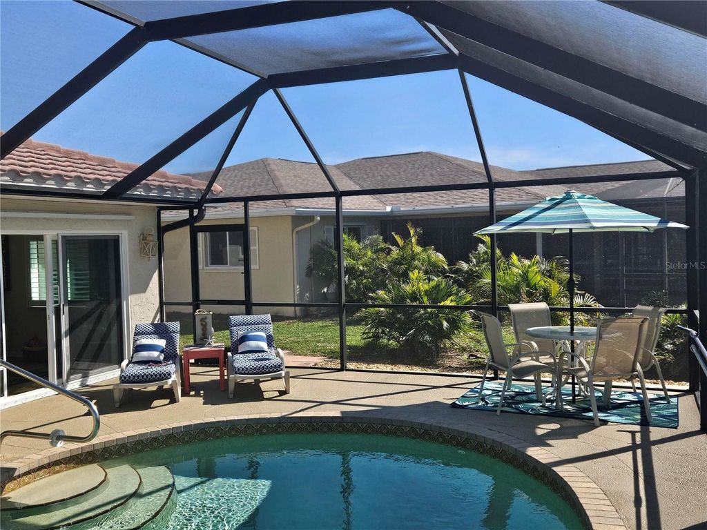 Image 7 of property listing at 1706 S LAKESIDE COURT, Venice, FL 34293