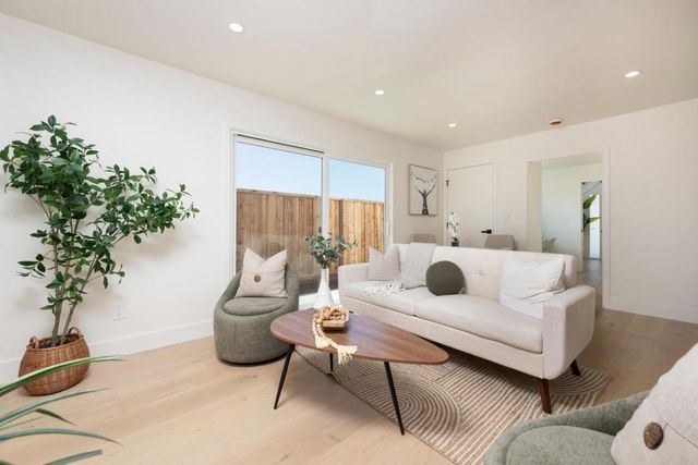 355 Avenue Alhambra, El Granada, CA 94018
