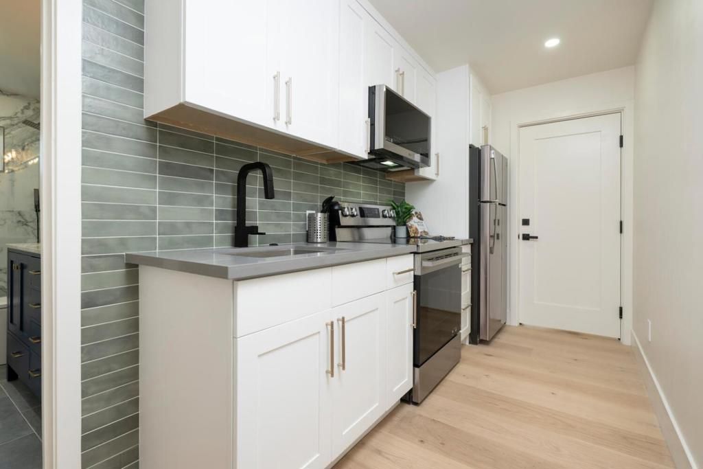 Image 33 of property listing at 355 Avenue Alhambra, El Granada, CA 94018