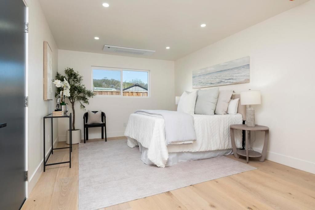 Image 34 of property listing at 355 Avenue Alhambra, El Granada, CA 94018
