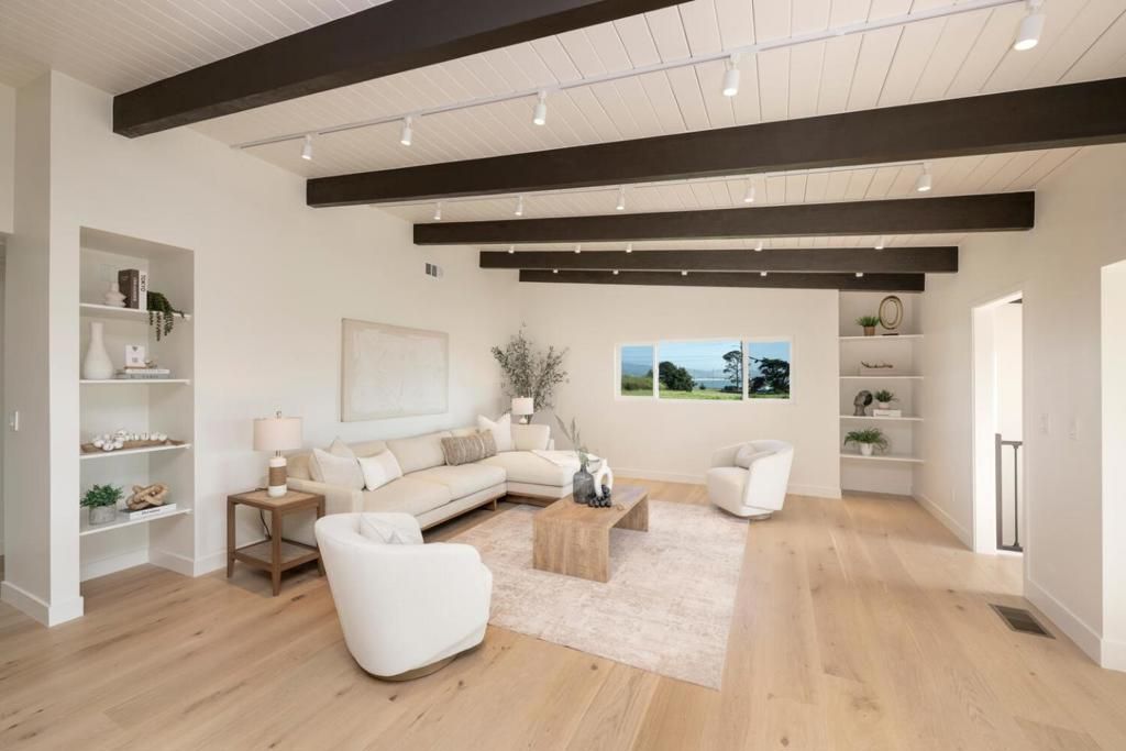 Image 6 of property listing at 355 Avenue Alhambra, El Granada, CA 94018