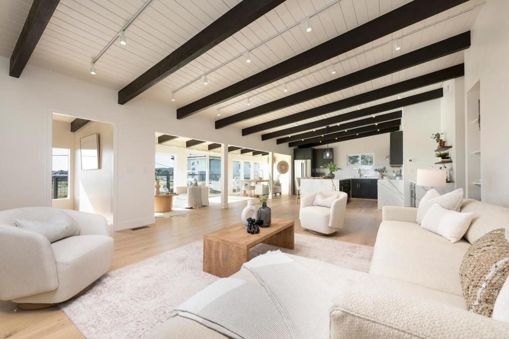 Image 8 of property listing at 355 Avenue Alhambra, El Granada, CA 94018