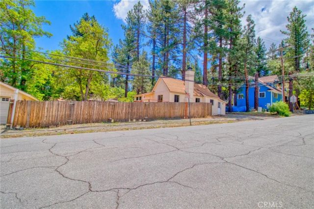 1131 Apple, Wrightwood, CA 92397