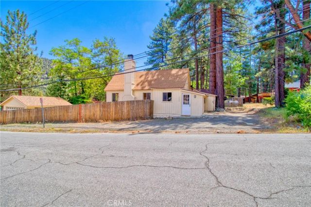 1131 Apple, Wrightwood, CA 92397