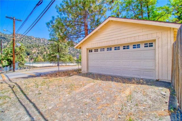 1131 Apple, Wrightwood, CA 92397