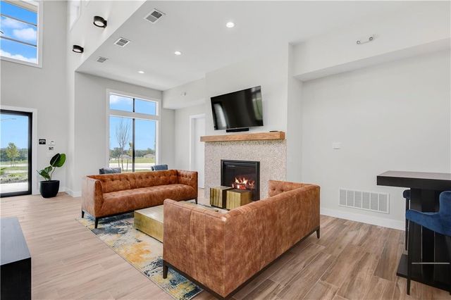 17424 Parkhill Street, Overland Park, KS 66221