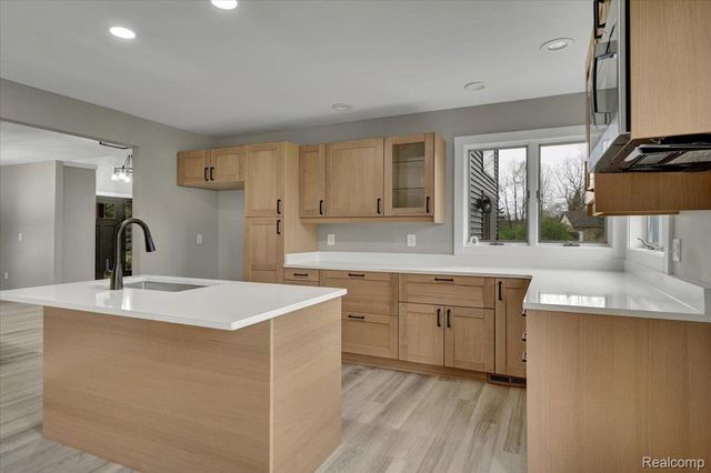 7341 Wood Pointe Drive, Almont Township, MI 48003