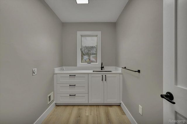 7341 Wood Pointe Drive, Almont Township, MI 48003