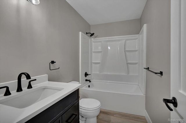 7341 Wood Pointe Drive, Almont Township, MI 48003