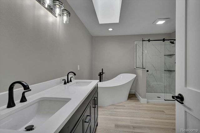 7341 Wood Pointe Drive, Almont Township, MI 48003