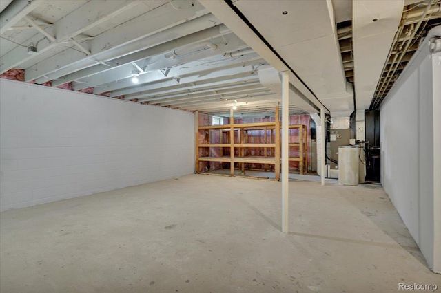 7341 Wood Pointe Drive, Almont Township, MI 48003