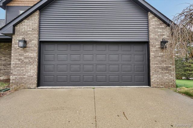 7341 Wood Pointe Drive, Almont Township, MI 48003