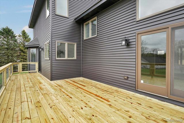 7341 Wood Pointe Drive, Almont Township, MI 48003
