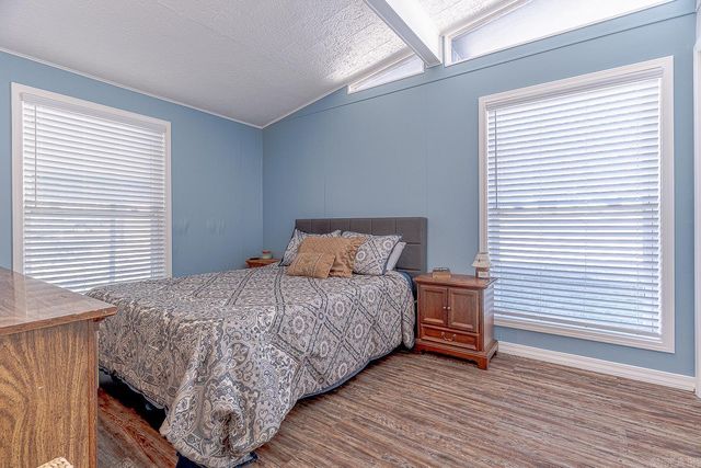 10 Catawba Circle, Cherokee Village, AR 72529