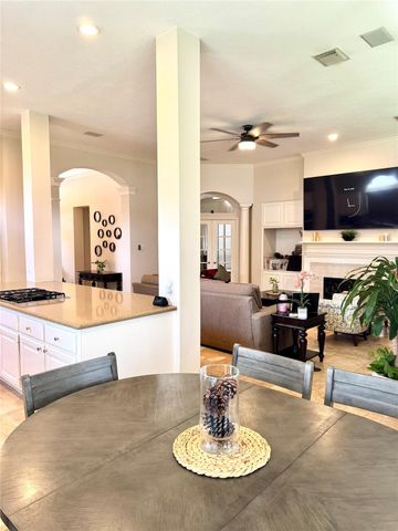 3 Rockledge Drive, The Woodlands, TX 77382