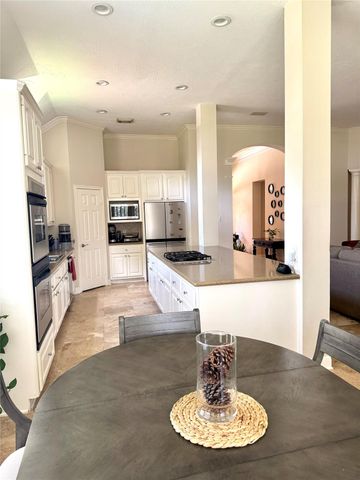 3 Rockledge Drive, The Woodlands, TX 77382